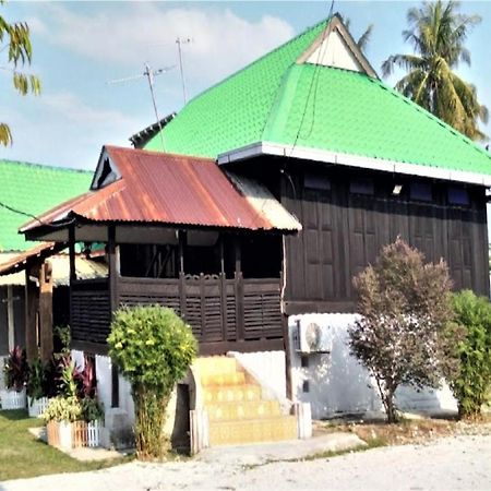 Oyo Home 90495 Homestay Kampung Kota Aur Sungai Petani Kültér fotó
